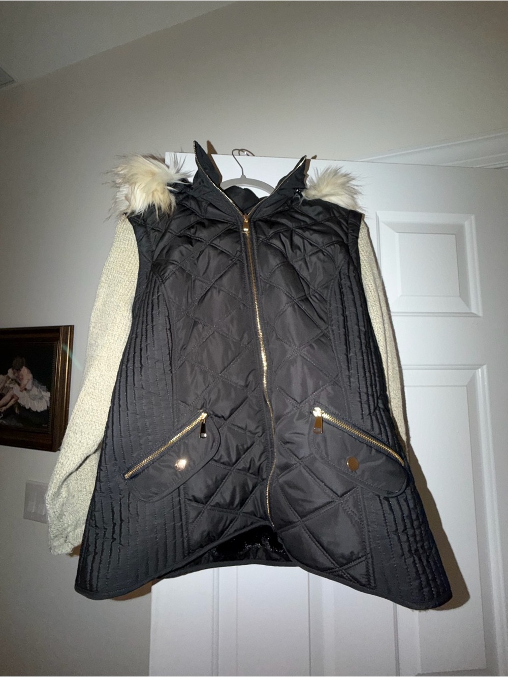 Quilted Hooded jacket/coat with Faux Fur Trim - Black - removable hood